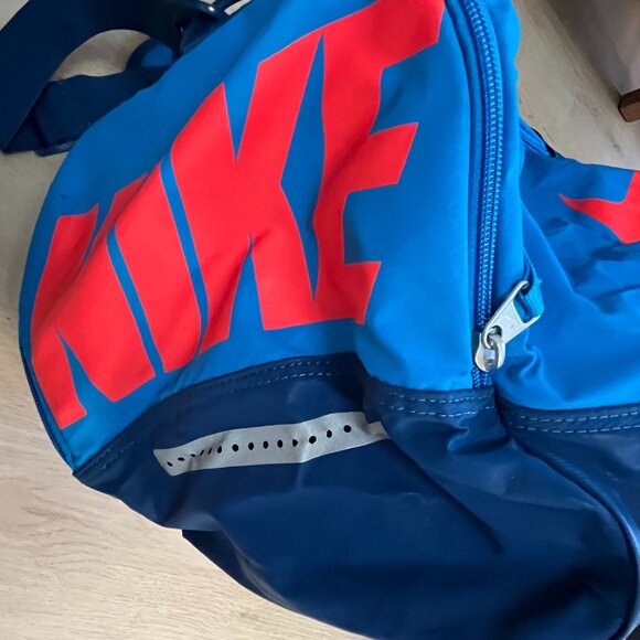 Nike Duffel Travel Bag - Picture 5 of 6